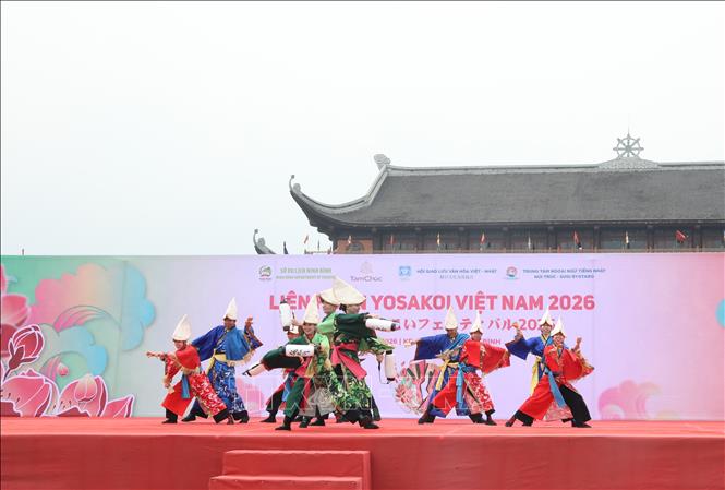 Màn trình diễn của các đội tham gia liên hoan. Ảnh: Thanh Tuấn - TTXVN 