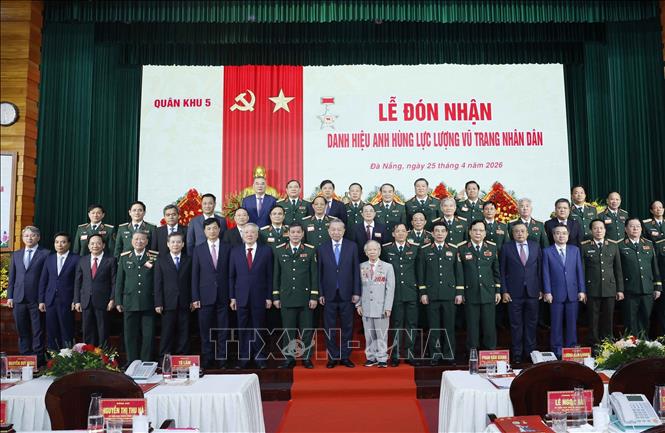 Party General Secretary and State President To Lam and the delegates at the cermony. VNA Photo: Thống Nhất
