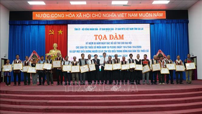 Gia Lai biểu dương 95 người có uy tín tiêu biểu, góp phần củng cố khối đại đoàn kết các dân tộc. Ảnh: Hoài Nam – TTXVN