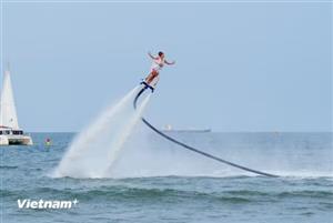 Mãn nhãn với màn trình diễn flyboard ngày khai mạc Mùa Du lịch Biển Đà Nẵng 2026