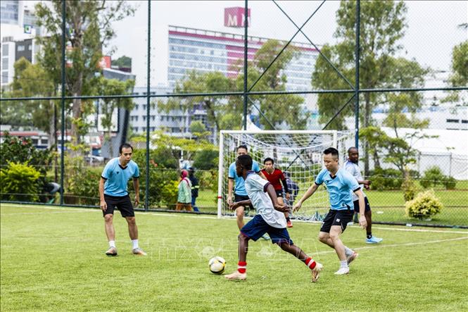 Giải bóng đá hữu nghị lần thứ hai. Ảnh: Đại sứ quán Việt Nam tại Mozambique