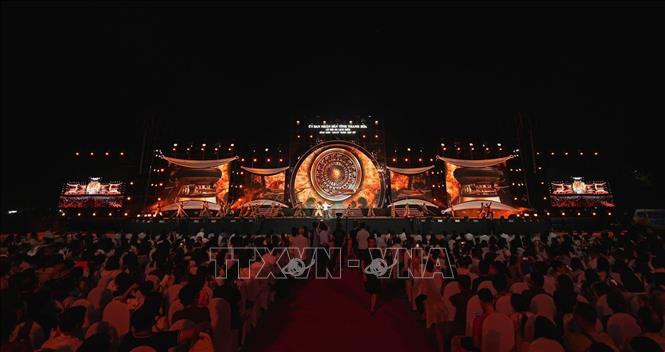 Chương trình nghệ thuật “Sầm Sơn – Khát vọng rực rỡ”. Ảnh: Hoa Mai - TTXVN