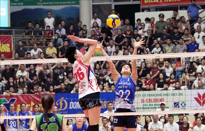 Ở nội dung nữ, Hà Nội Tasco Auto thắng 3-0 trước Hoá chất Đức Giang Lào Cai để giành ngôi vô địch. Ảnh: Tạ Toàn – TTXVN