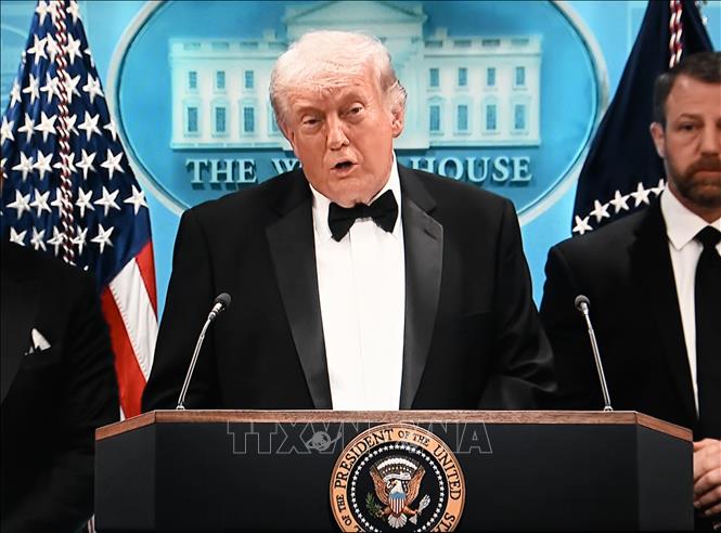 Tổng thống Mỹ Donald Trump phát biểu trong cuộc họp báo tại Nhà Trắng ngày 26/4/2026. Ảnh: THX/TTXVN