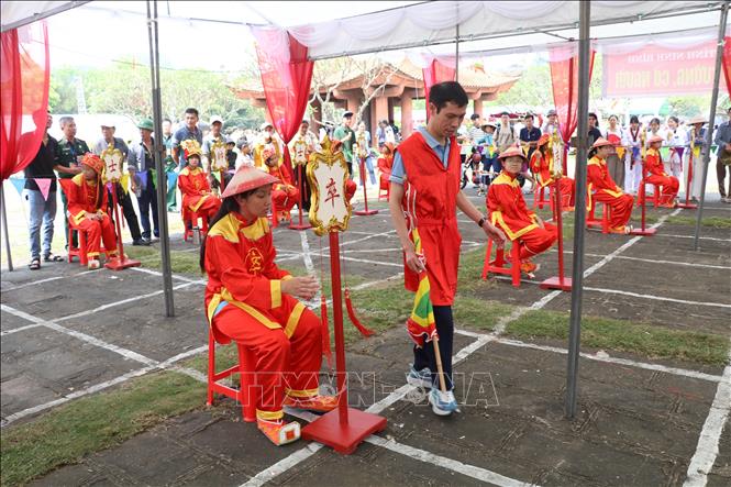 An engaging human chess competition at the Hoa Lư Festival, Ninh Binh. Photo: Hai Yen – VNA