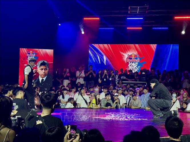 Một màn thi đấu gay cấn phải thêm vòng đấu phụ. Ảnh: Đỗ Vân - PV TTXVN tại Singapore