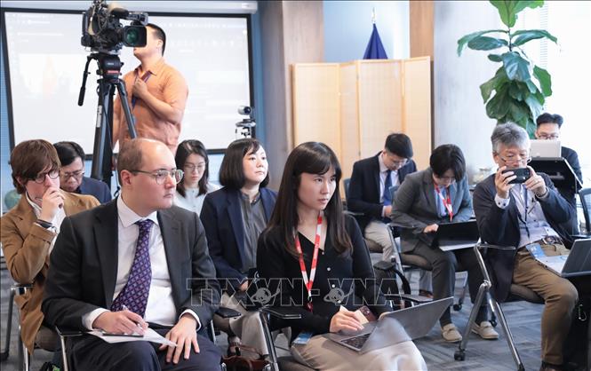 Đông đảo phóng viên quốc tế tham dự cuộc họp báo tại trụ sở Phái đoàn đại diện thường trực Việt Nam tại LHQ. Ảnh: Lê Hoàng - Phóng viên TTXVN tại Mỹ