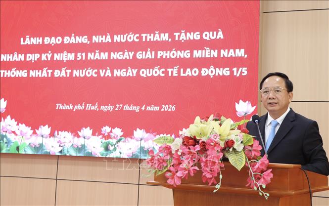 Trưởng Ban Tuyên giáo và Dân vận Trung ương Trịnh Văn Quyết phát biểu tại buổi thăm, tặng quà. Ảnh: Mai Trang- TTXVN 