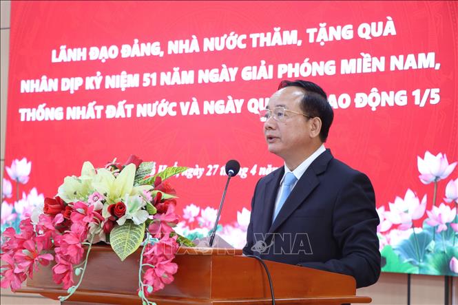 Trưởng Ban Tuyên giáo và Dân vận Trung ương Trịnh Văn Quyết phát biểu tại buổi thăm, tặng quà. Ảnh: Mai Trang- TTXVN 