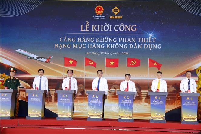 Nghi thức khởi công xây dựng sân bay Phan Thiết - Hạng mục hàng không dân dụng. Ảnh: Nguyễn Thanh - TTXVN