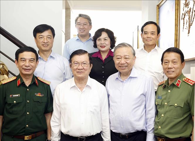 Tổng Bí thư, Chủ tịch nước Tô Lâm cùng Đoàn công tác Trung ương đến thăm nguyên Chủ tịch nước Trương Tấn Sang. Ảnh: Thống Nhất – TTXVN