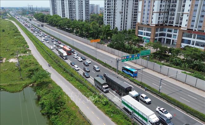 Các phương tiện nối đuôi nhau 