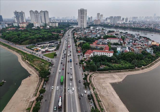 Mật độ phương tiện tại đường vành đai 3 tăng nhanh. Ảnh: Hoàng Hiếu - TTXVN