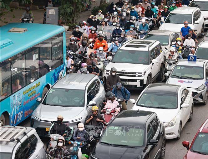 Mật độ giao thông cửa ngõ phía Nam hướng vào trung tâm thành phố dần tăng cao. Ảnh: Thanh Tùng - TTXVN 