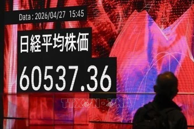 Bảng chỉ số chứng khoán tại Tokyo, Nhật Bản. Ảnh: Kyodo/TTXVN
