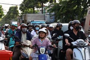 Cửa ngõ Thành phố Hồ Chí Minh đông xe nhưng vẫn thông suốt sau nghỉ lễ Giỗ Tổ
