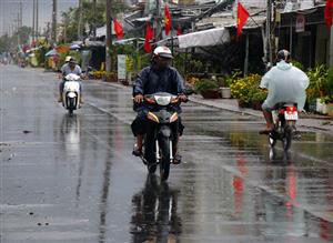 Thời tiết ngày 28/4: Không khí lạnh tràn xuống, Bắc Bộ mưa dông diện rộng