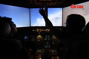 Trải nghiệm mô phỏng lái máy bay tại quán cà phê ở TP Hồ Chí Minh