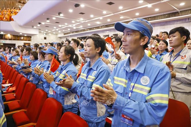 Đại biểu dự Lễ kỷ niệm 140 năm Ngày Quốc tế Lao động. Ảnh: Doãn Tấn - TTXVN