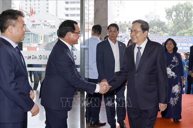 Chủ tịch Quốc hội Trần Thanh Mẫn dự Lễ kỷ niệm 140 năm Ngày Quốc tế Lao động. Ảnh: Doãn Tấn - TTXVN