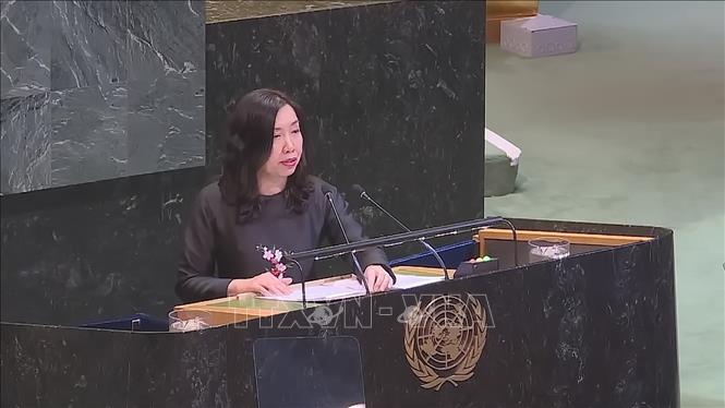 Thứ trưởng Ngoại giao Lê Thị Thu Hằng phát biểu tại phiên thảo luận chung. Ảnh: Thanh Tuấn - PV TTXVN tại Mỹ