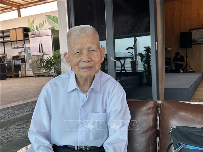 TSKH Đặng Huy Huỳnh, Anh hùng Đa dạng sinh học ASEAN, Chủ tịch Hội động vật học Việt Nam nhận định: Với lợi thế nguồn nhân lực trẻ và sự ủng hộ của các cường quốc công nghệ, Việt Nam đang đứng trước cơ hội để gia nhập chuỗi giá trị toàn cầu ở phân khúc cao hơn. Ảnh: Diệu Thúy - TTXVN