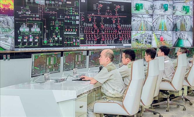 Giai đoạn 2 dự kiến bổ sung công suất xử lý 1.600 tấn rác/ngày đêm, bao gồm cả rác đã chôn lấp. Ảnh: Trung Nguyên - TTXVN