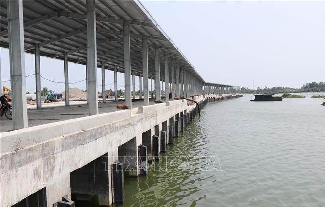 Hạng mục chính bến cập tàu dự án có chiều dài 350m cơ bản đã hoàn thành. Ảnh: Phạm Cường-TTXVN