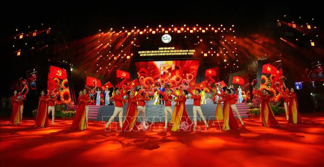 Tiết mục nghệ thuật tại chương trình. Ảnh: Duy Khương – TTXVN