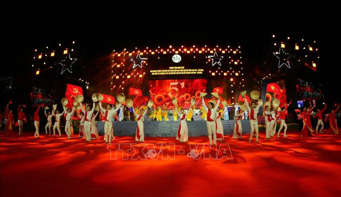 Tiết mục nghệ thuật tại chương trình. Ảnh: Duy Khương – TTXVN