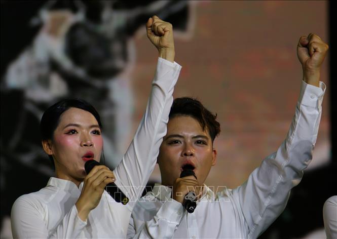 Tiết mục nghệ thuật tại chương trình. Ảnh: Duy Khương – TTXVN