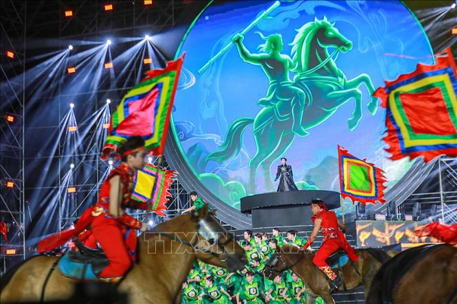 Tiết mục nghệ thuật tại chương trình. Ảnh: Khánh Hoà - TTXVN