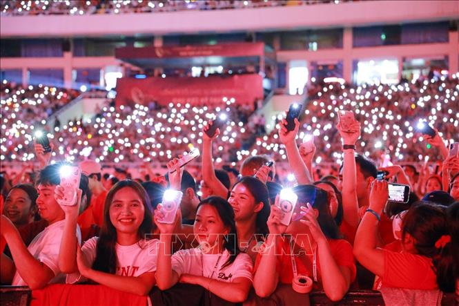 Chương trình thu hút 40.000 khán giả. Ảnh: Khánh Hoà - TTXVN