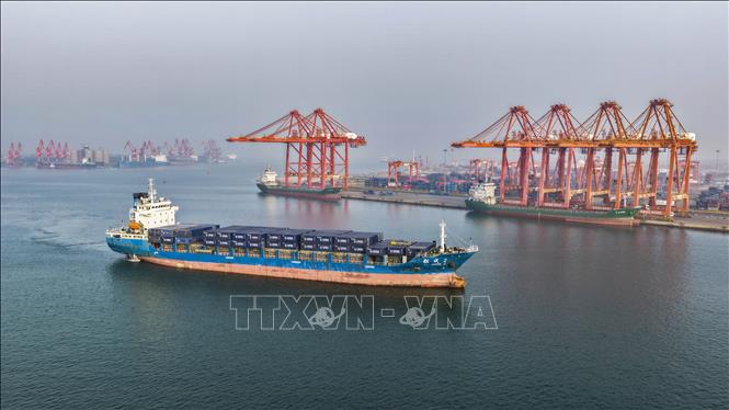 Quang cảnh cảng hàng hóa tại tỉnh Hà Bắc, Trung Quốc. Ảnh: THX/TTXVN