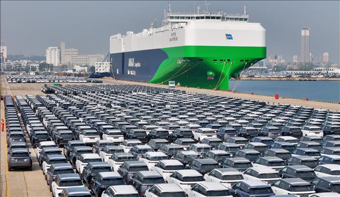 Quang cảnh cảng hàng hóa tại tỉnh Sơn Đông, Trung Quốc. Ảnh: THX/TTXVN