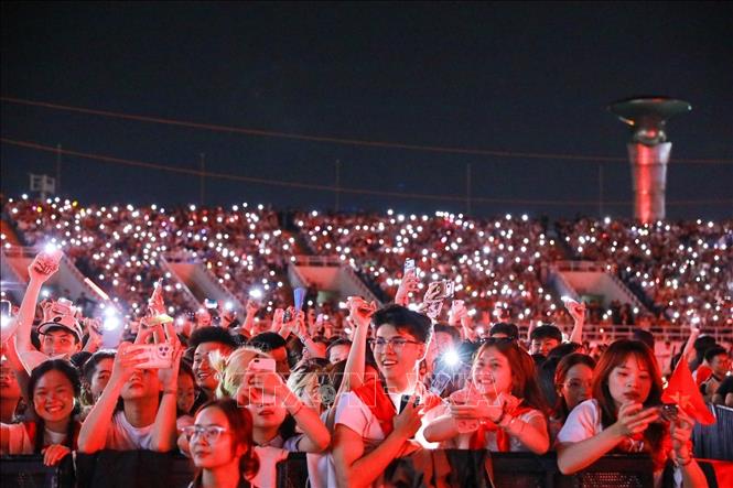 A large audience attends the program. VNA Photo: Phạm Tuấn Anh, Khánh Hoà