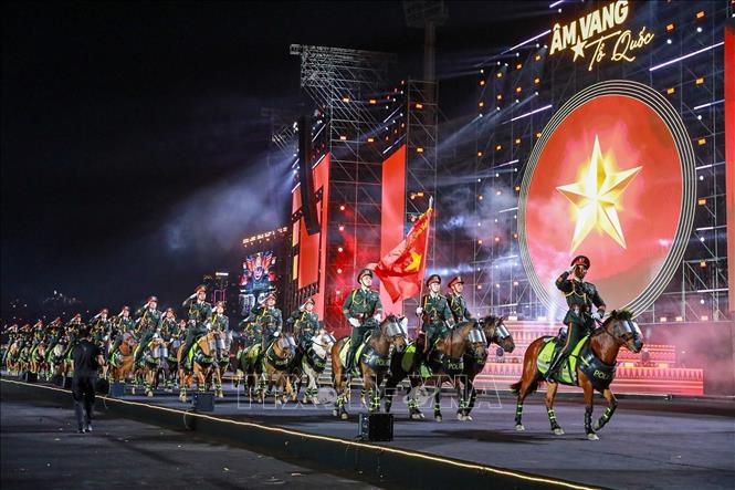 A parade of Vietnam's Mobile Police Cavalry Force at the art program. VNA Photo: Phạm Tuấn Anh, Khánh Hoà
