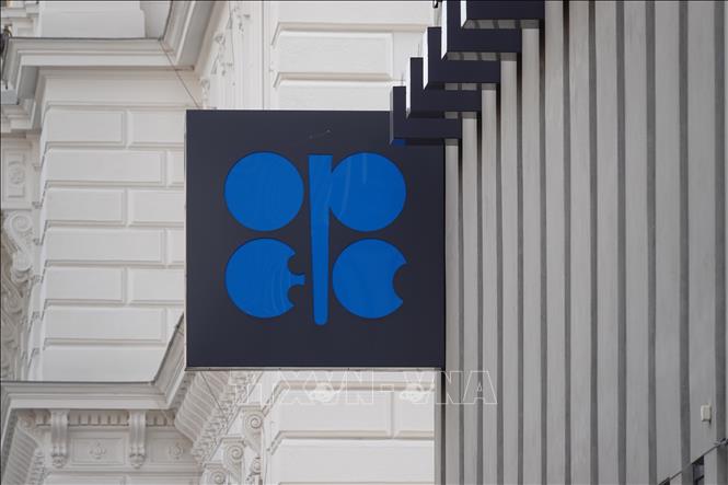Biểu tượng OPEC tại trụ sở của tổ chức này ở Vienna, Áo. Ảnh: THX/TTXVN