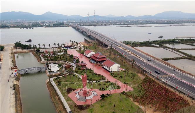 Di tích lịch sử quốc gia đặc biệt Bến phà Gianh 2 là “địa chỉ đỏ” giáo dục truyền thống cách mạng. Ảnh: Nguyên Linh – TTXVN