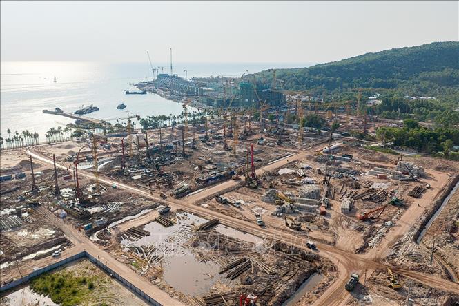 An aerial view of the mega construction site of APEC projects in Phu Quoc. VNA/Photo by courtesy