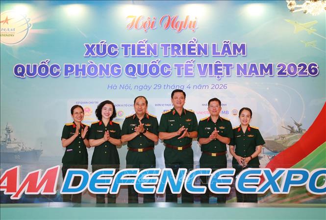 Thượng tướng Nguyễn Trường Thắng, Ủy viên Trung ương Đảng, Ủy viên Thường vụ Quân ủy Trung ương, Thứ trưởng Bộ Quốc phòng và các đại biểu dự hội nghị. Ảnh: Trọng Đức - TTXVN