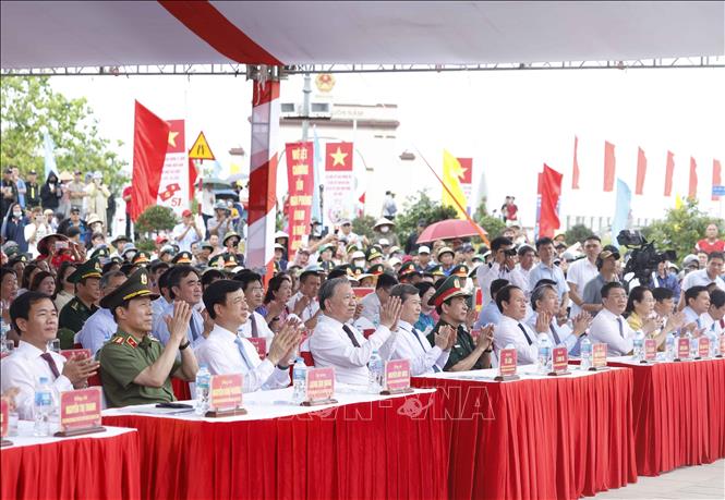 Tổng Bí thư, Chủ tịch nước Tô Lâm và các đại biểu dự Lễ Thượng cờ 