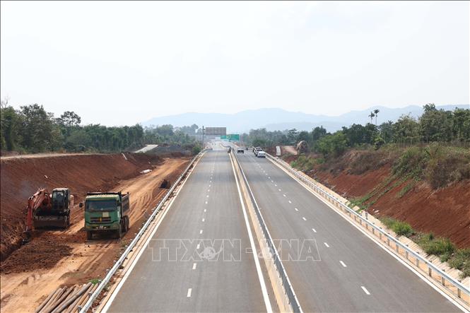 Tuyến chính của gói thấu số 3, đoạn do Công ty Cổ phần Xây dựng và Lắp máy Trung Nam thi công đã hoàn thành 97%. Ảnh: Tuấn Anh - TTXVN