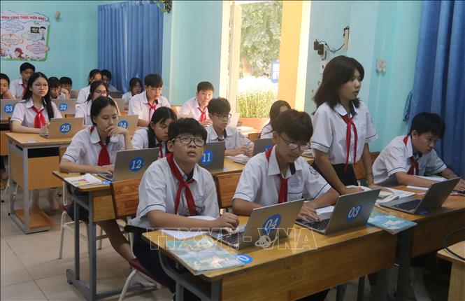 Ở lớp học số của Trường trung học cơ sở Lê Qúy Đôn (phường Long Khánh, tỉnh Đồng Nai), các tiết học luôn sôi nổi, học sinh năng động, sáng tạo và tiếp thu kiến thức nhanh hơn. Ảnh: Lê Xuân-TTXVN