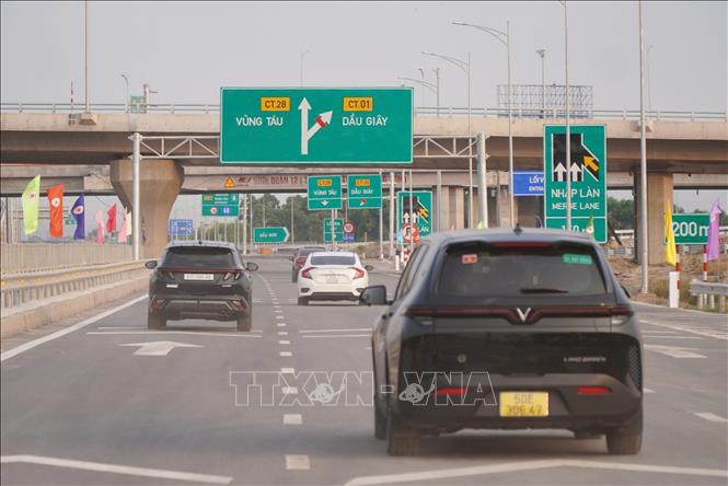 Phương tiện lưu thông trên cao tốc Biên Hòa - Vũng Tàu chiều 29/4/2026. Ảnh: Công Phong - TTXVN