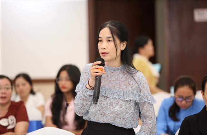 Đại biểu Đỗ Thị Anh Đào, Trưởng phòng Xây dựng và Phổ biến pháp luật Sở Tư pháp Đồng Nai đề xuất. Ảnh: Giang Phương - TTXVN
