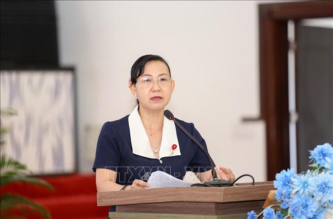 Đại biểu Phan Thị Mỹ Dung, Giám đốc Sở Tư pháp tỉnh Tây Ninh góp ý. Ảnh: Giang Phương - TTXVN