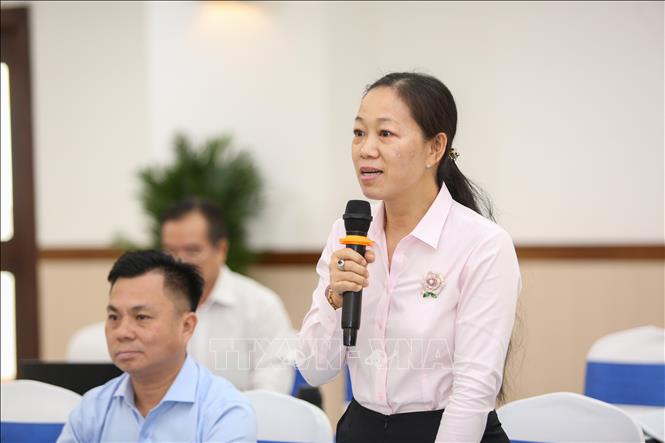 Đại biểu Trần Thị Hồng Hạnh, Phó Giám đốc Sở Tư pháp Thành phố Hồ Chí Minh kiến nghị. Ảnh: Giang Phương - TTXVN
