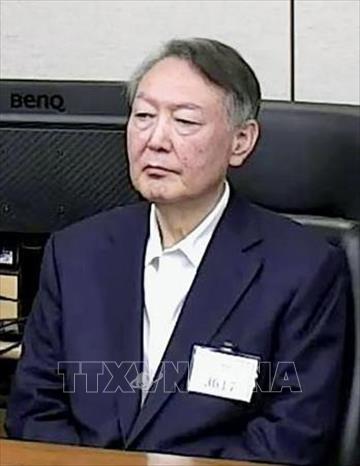 Cựu Tổng thống Hàn Quốc Yoon Suk Yeol tại Tòa án quận trung tâm Seoul ngày 16/1/2026. Ảnh: Kyodo/TTXVN