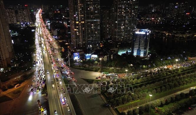 ùn ứ kéo dài hàng km trên đường vành đai 3 hướng từ trung tâm Hà Nội đi cầu Thanh Trì, quốc lộ 1a cũ và cao tốc Pháp Vân - Cầu Giẽ... Ảnh: Quốc Khánh - TTXVN